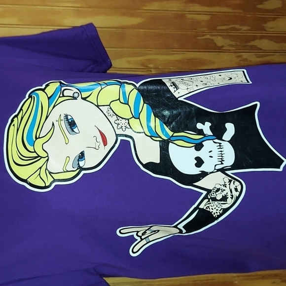 Elisa - Picture 2 of 4